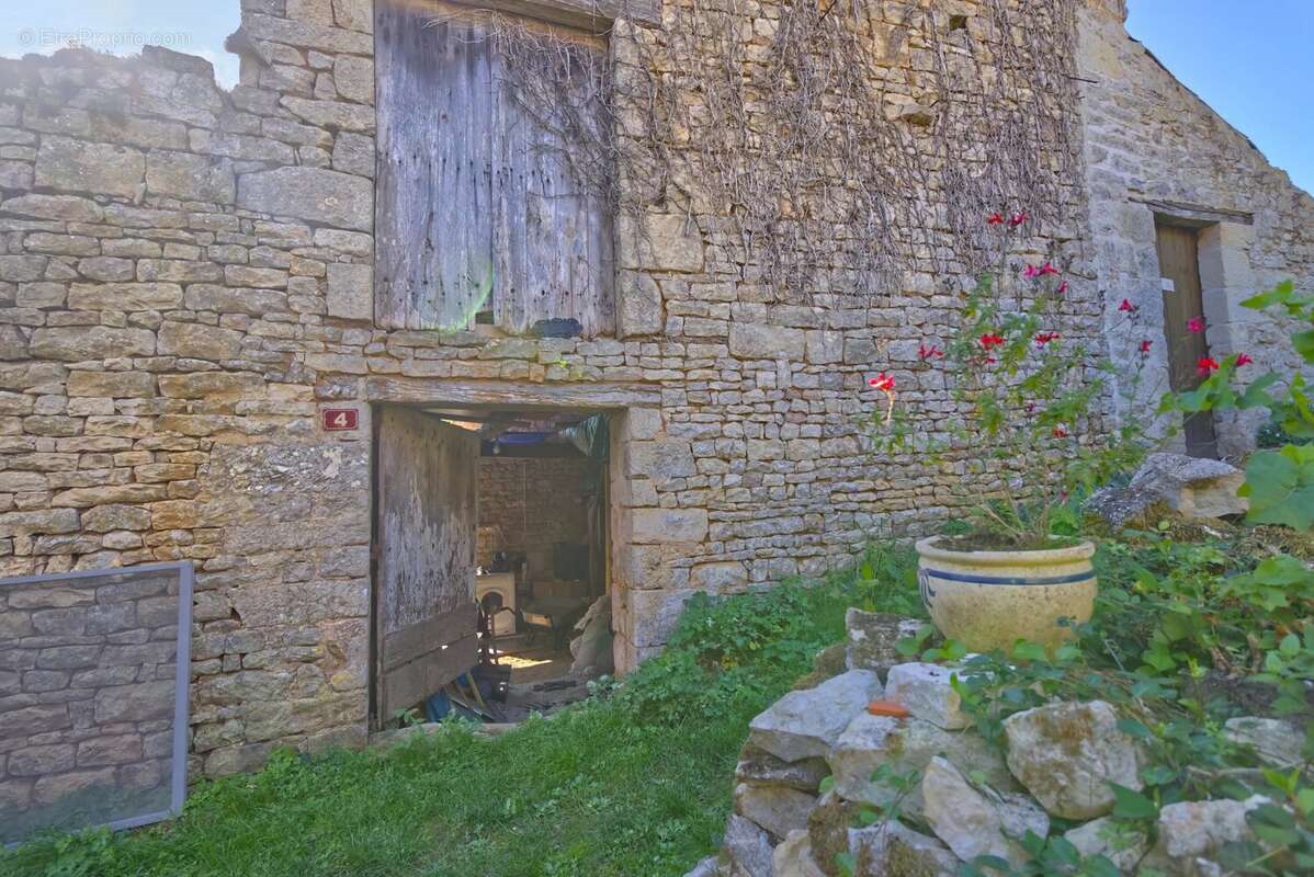 Appartement à NANTEUIL-EN-VALLEE