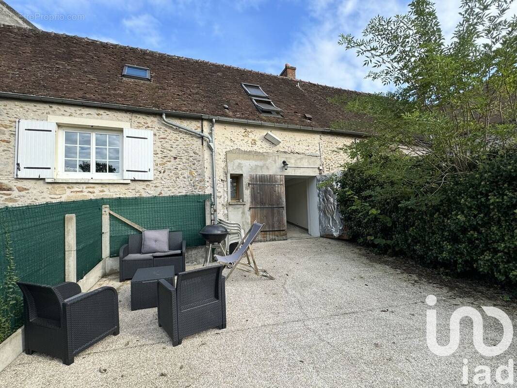 Appartement 25 m² à Mormant  - photo 1