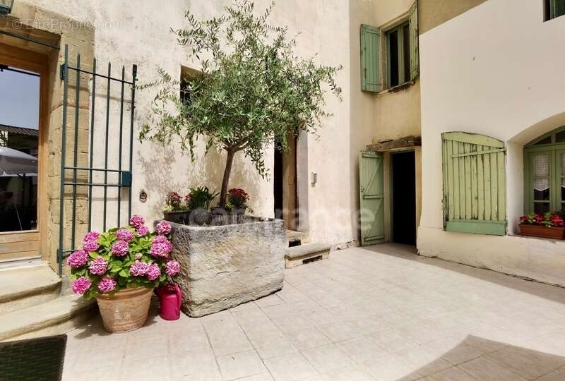 Dpt Gard (30), à vendre UZES propriete P14 de 548 m² - Terrain de 830,00 m² - photo 8
