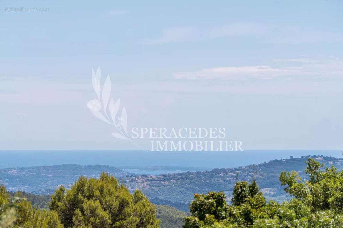 Maison à SAINT-CEZAIRE-SUR-SIAGNE