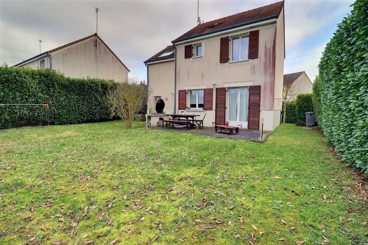 Maison à CIRES-LES-MELLO