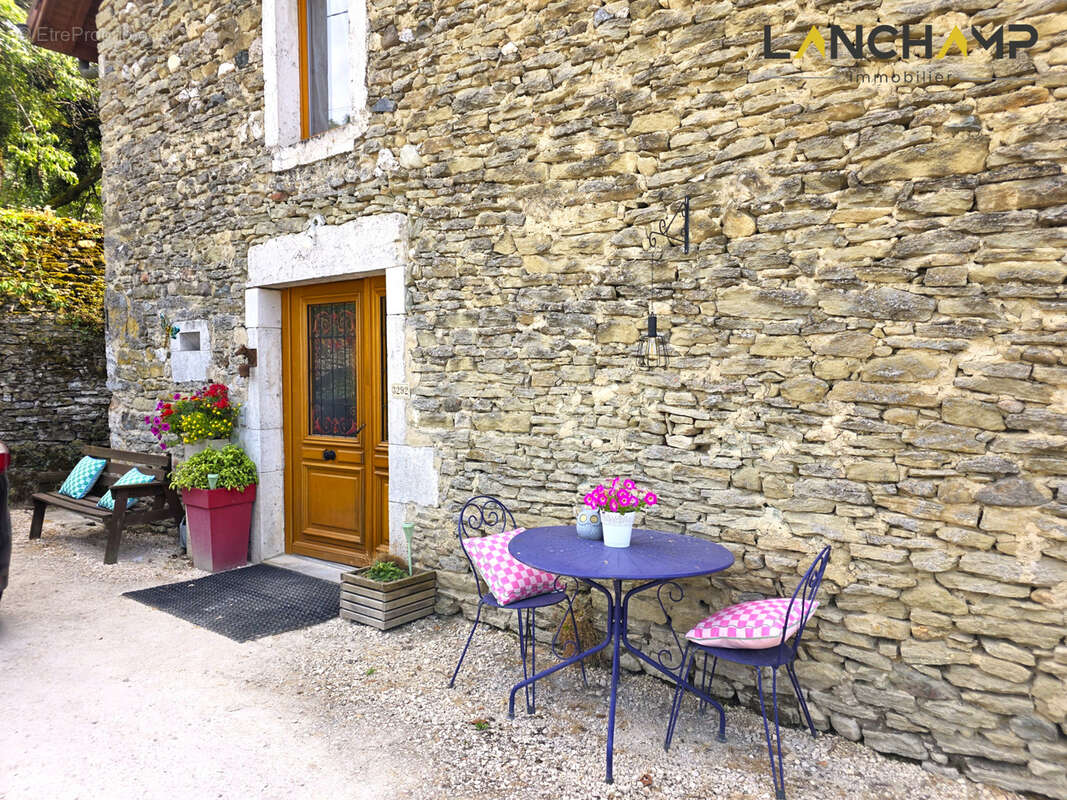 Maison de caractère de 180 m2 hab. - photo 2