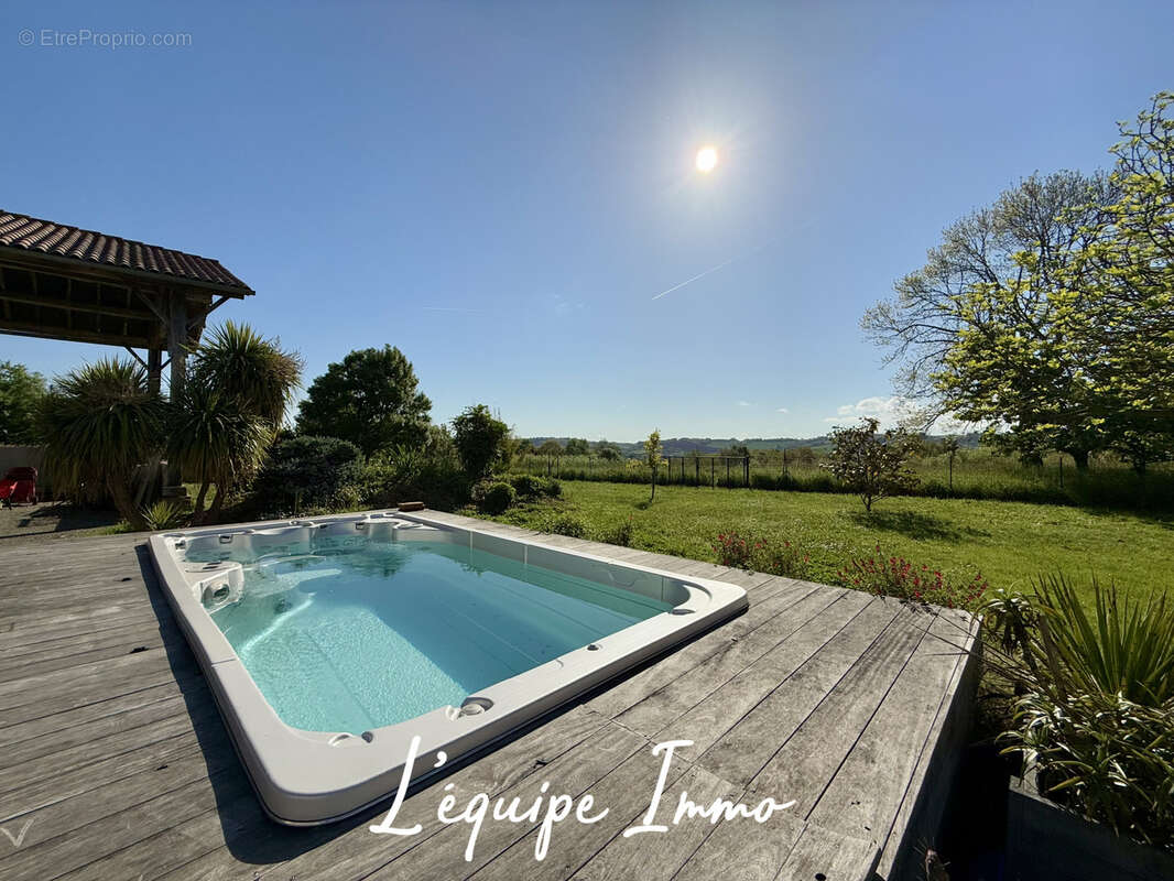 Maison à LOMBEZ