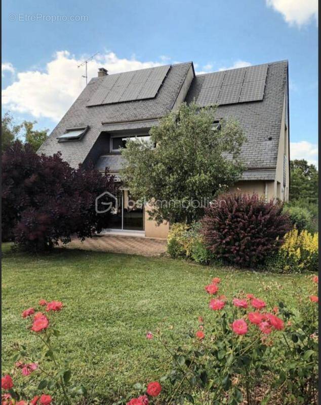 Maison à SAINT-FRAIMBAULT-DE-PRIERES