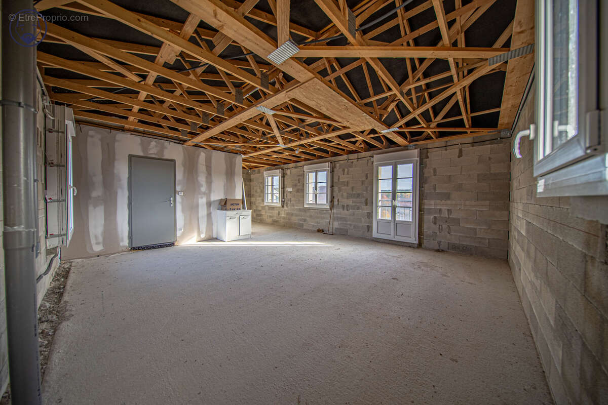 Maison à GONDRECOURT-LE-CHATEAU