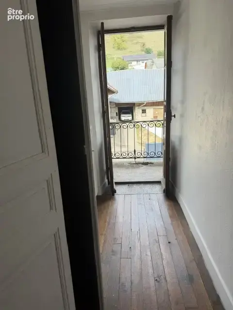 Tenement immobilier : maison t5 + batiment - photo 8