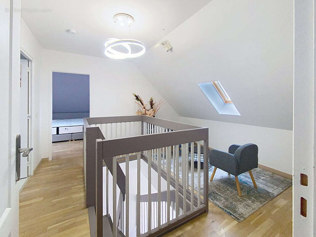 Maison à BAILLY-ROMAINVILLIERS