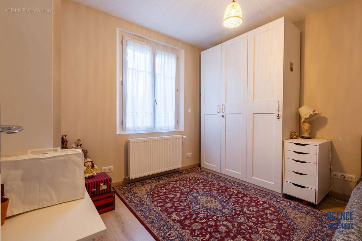 Appartement à LES CLAYES-SOUS-BOIS