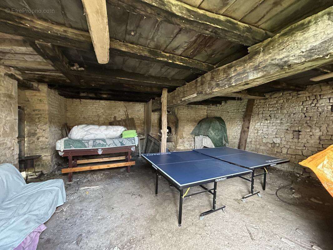 maison type longère 179m2 - terrain 1ha - garages et granges - photo 22