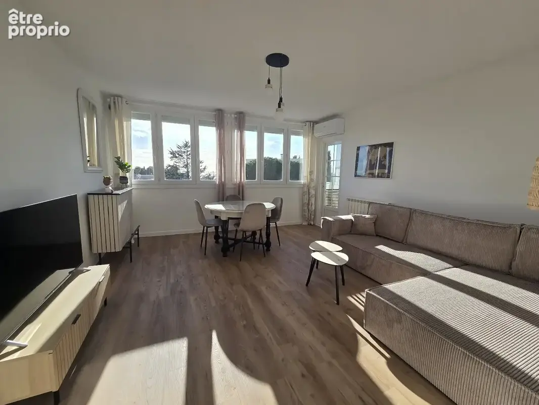 Appartement T3, 67 M2, Ascenseur, Vue étang - photo 1
