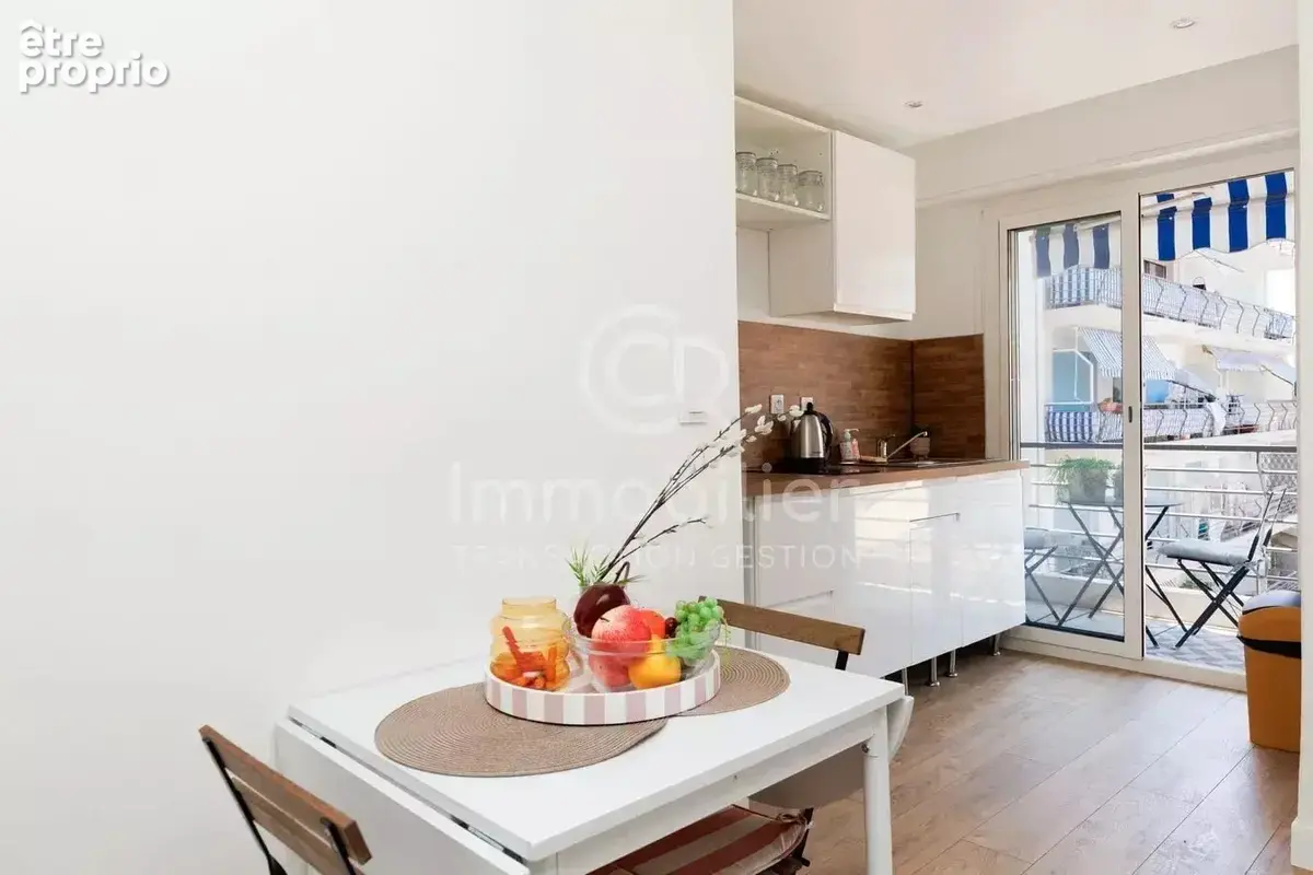 Studio - cannes  - rue d'antibes 500 m - photo 9