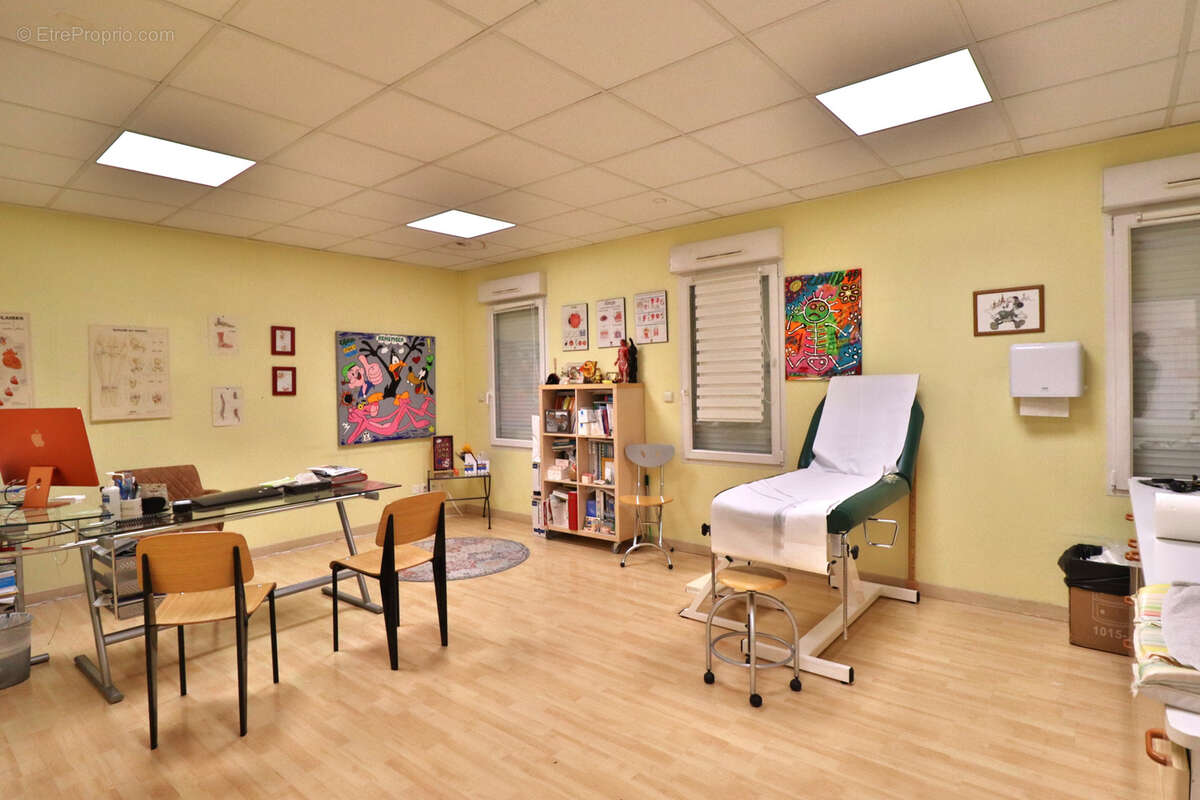 Commerce à SAINTE-SAVINE