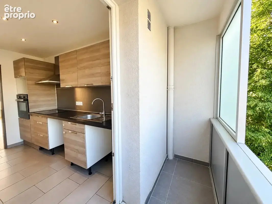 T4 avec balcon et parking dans résidence sécurisée - photo 9