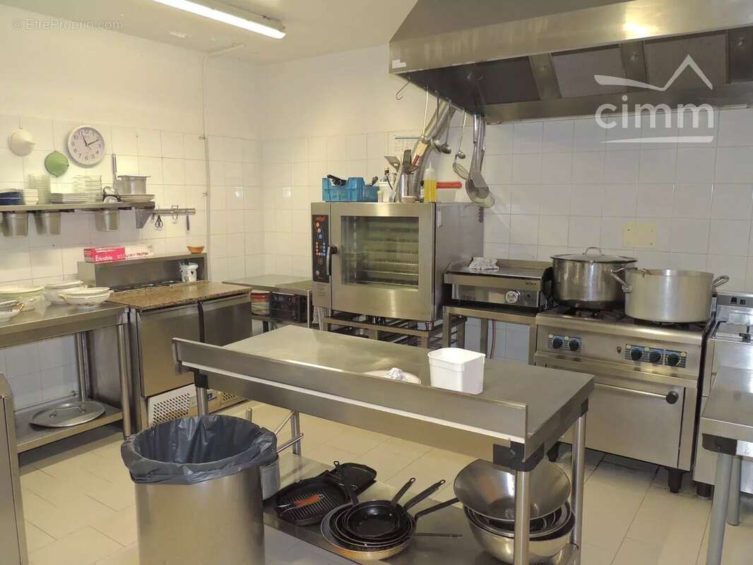 Commerce à LES VANS