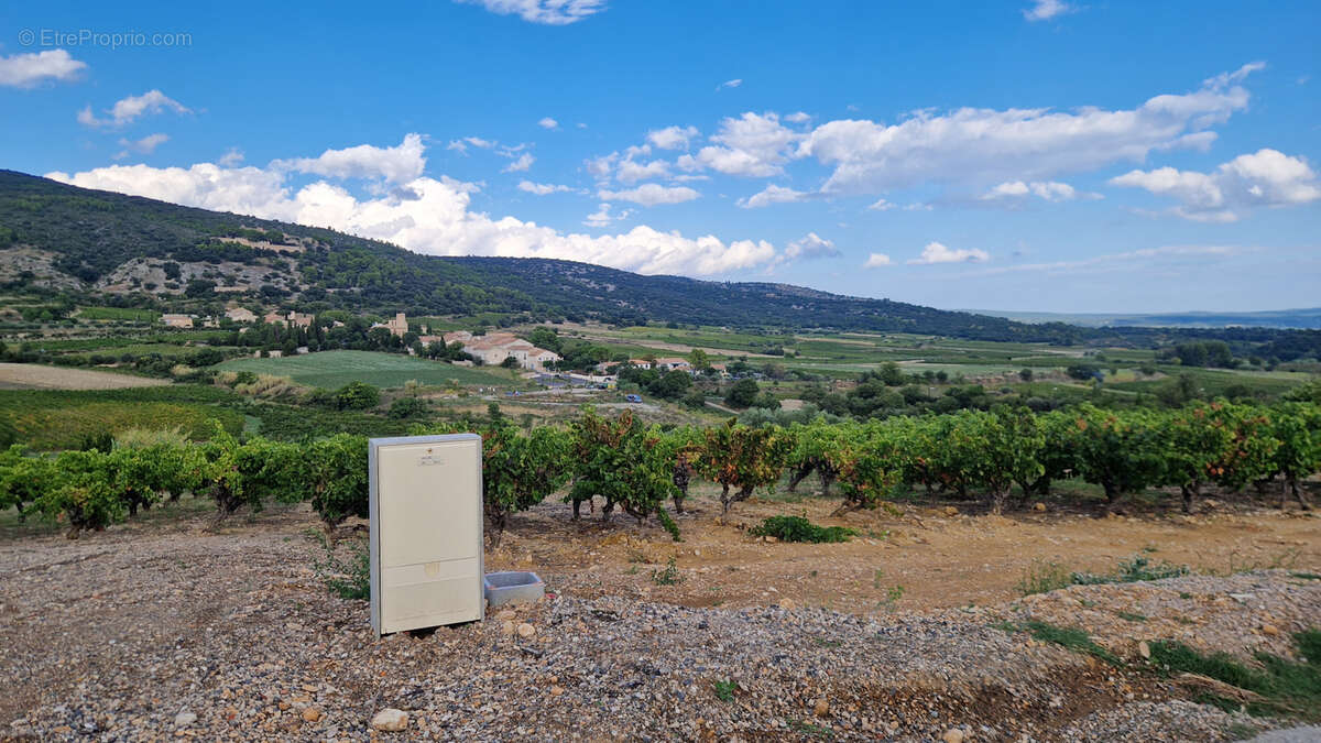 Terrain à MONTPEYROUX