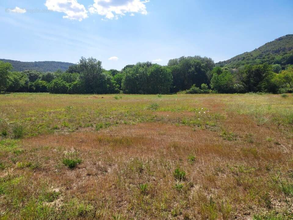 Terrain 1566 m² à Salernes  - photo 2