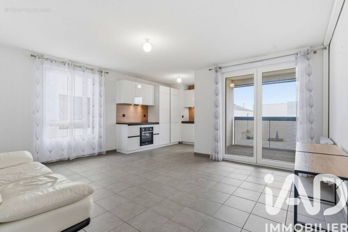 Photo 1 - Appartement à BEAUZELLE