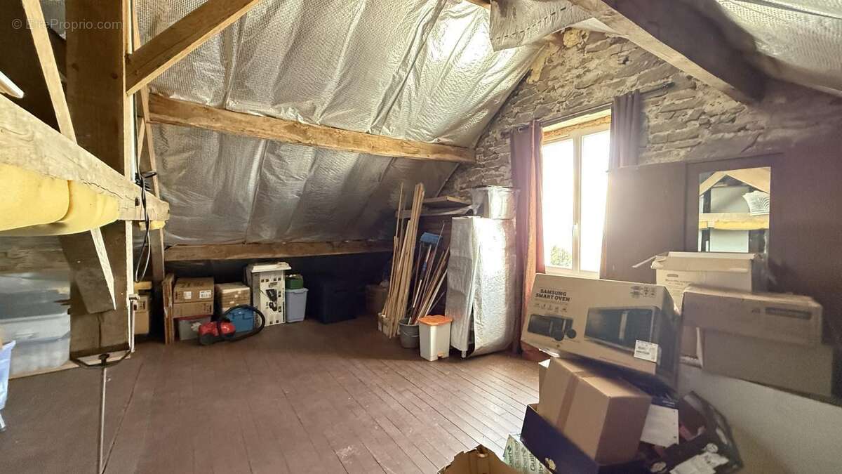 Maison à SAINT-PRIEST-LES-FOUGERES