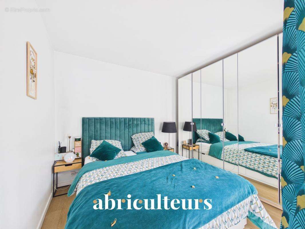 Appartement à LA GARENNE-COLOMBES