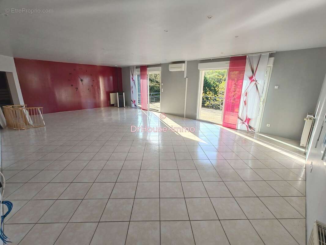 Maison à SAINT-REMY-SUR-CREUSE