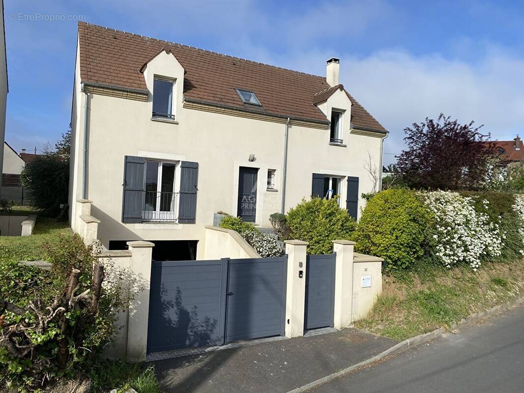 Maison à PONTOISE