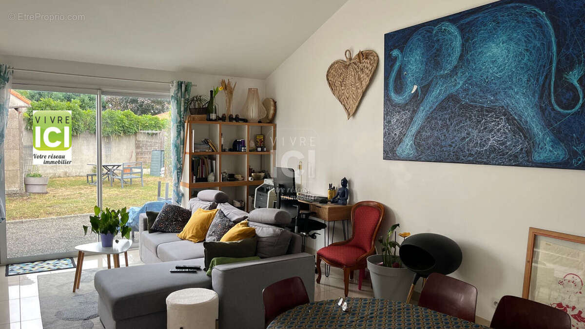 Maison à LA CHAPELLE-BASSE-MER