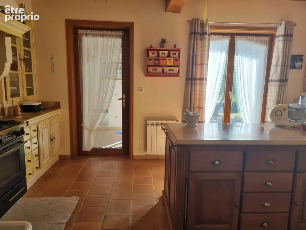 Maison avec terrain et piscine - photo 19