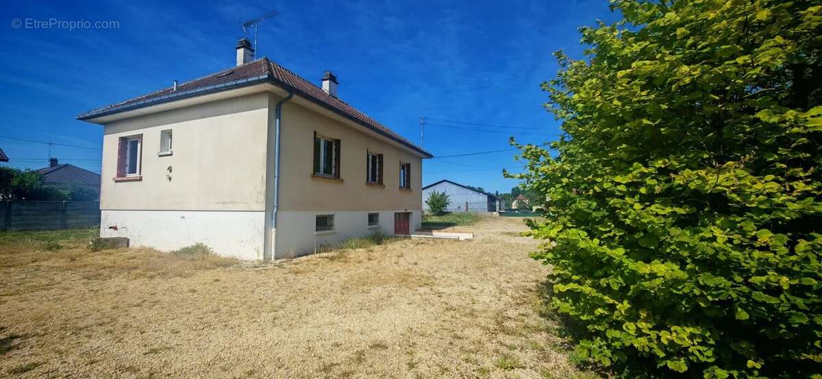 Maison à SAINT-LYE