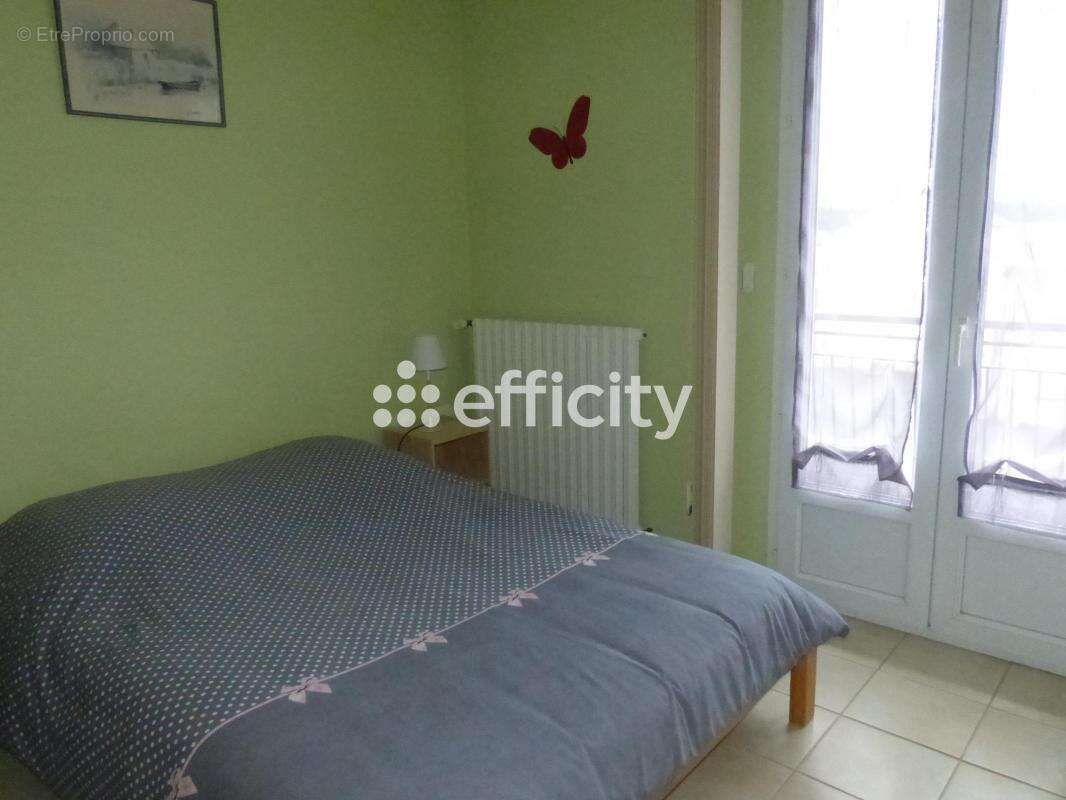 Commerce à LES MONTS-VERTS