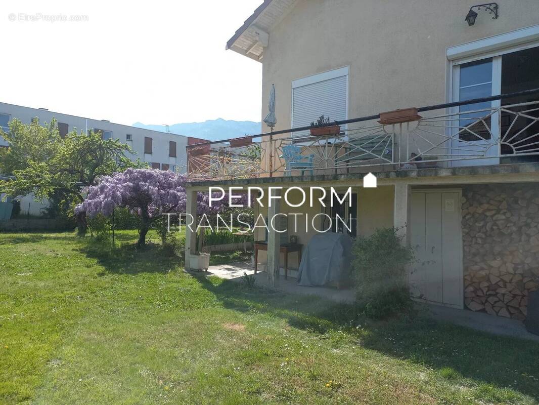 Maison à ECHIROLLES