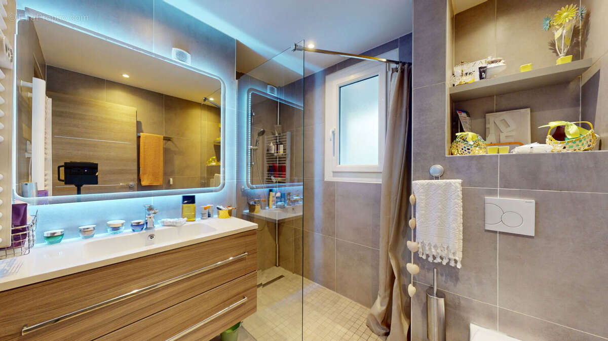 Appartement à SAINT-MARTIN-D&#039;HERES