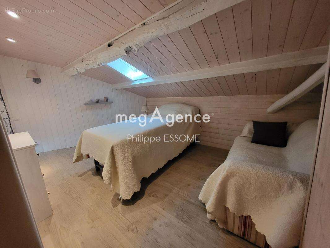 Maison à SAINT-PIERRE-DE-TRIVISY