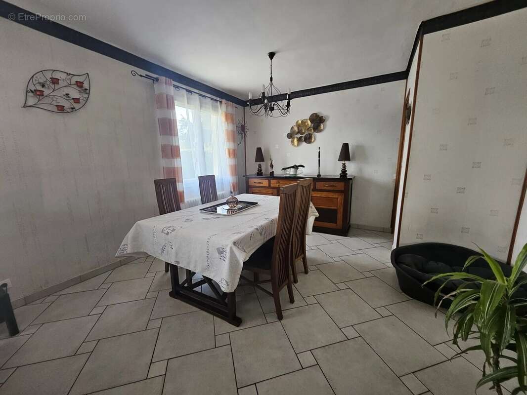 GRAVIGNY - Maison au Calme Proche Commodités et N154 - photo 5