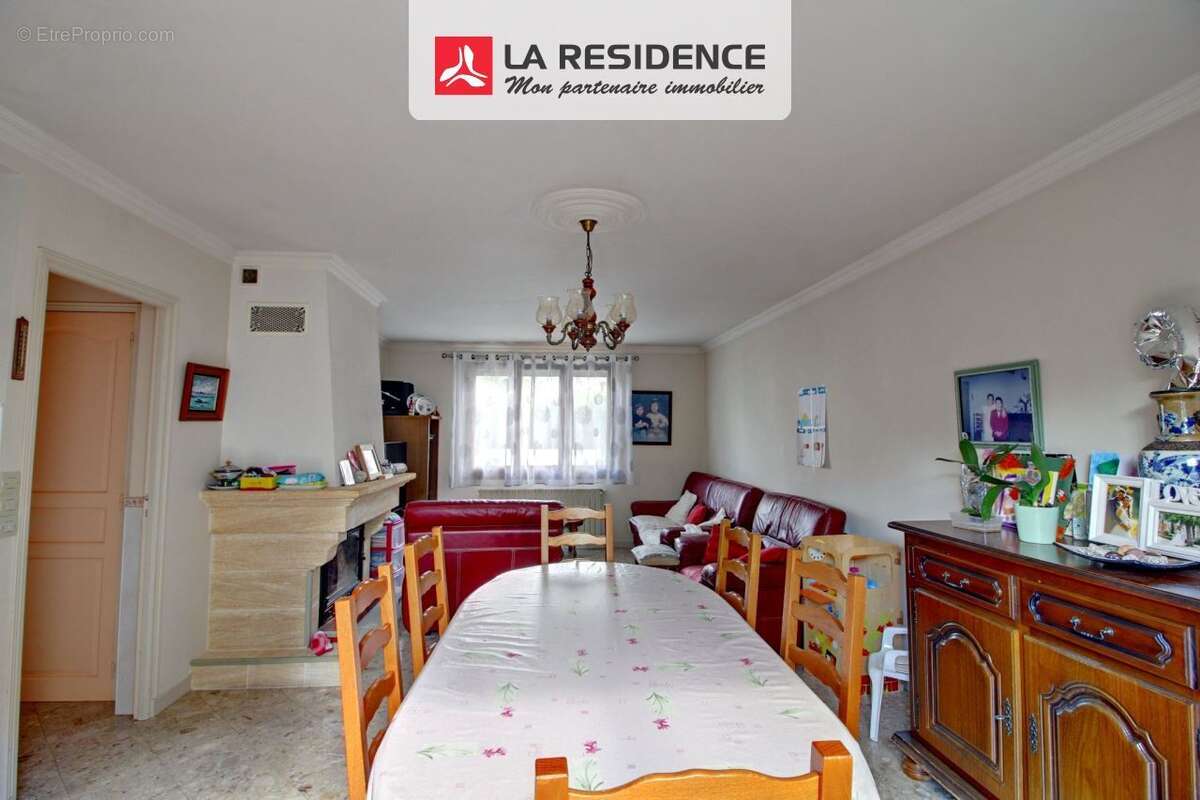 Maison à LES MUREAUX