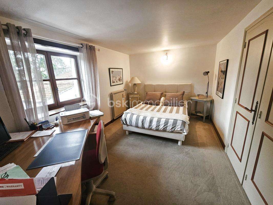 Maison à COMMELLE-VERNAY