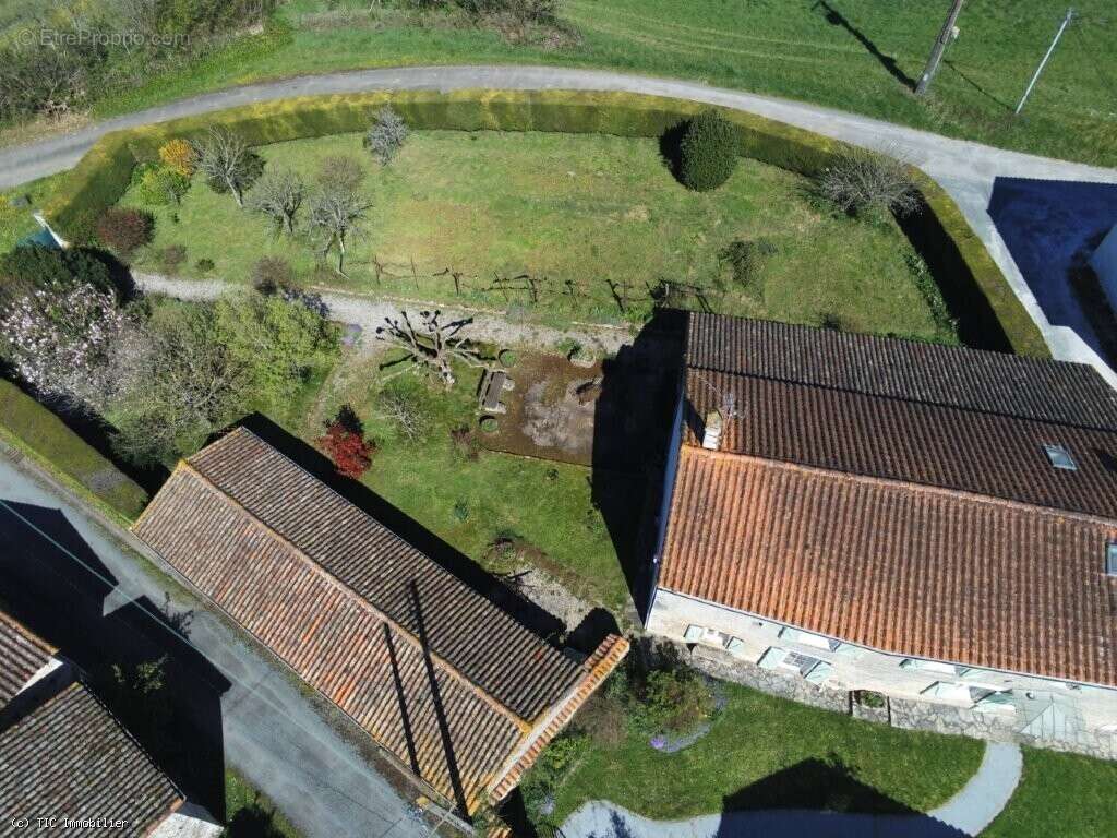 Maison à VILLEFAGNAN