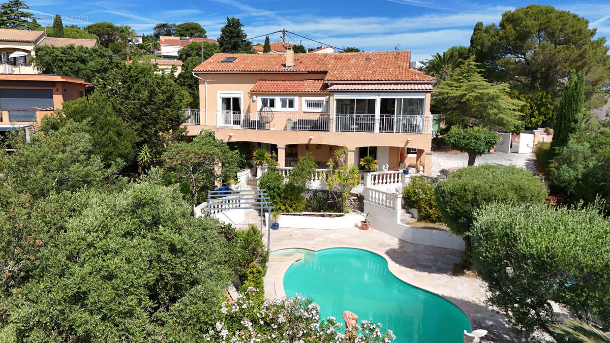 Maison à FREJUS
