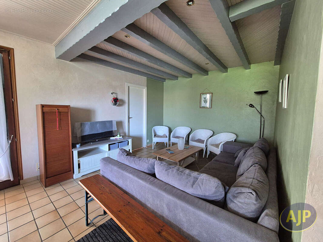 Maison à COMMEQUIERS