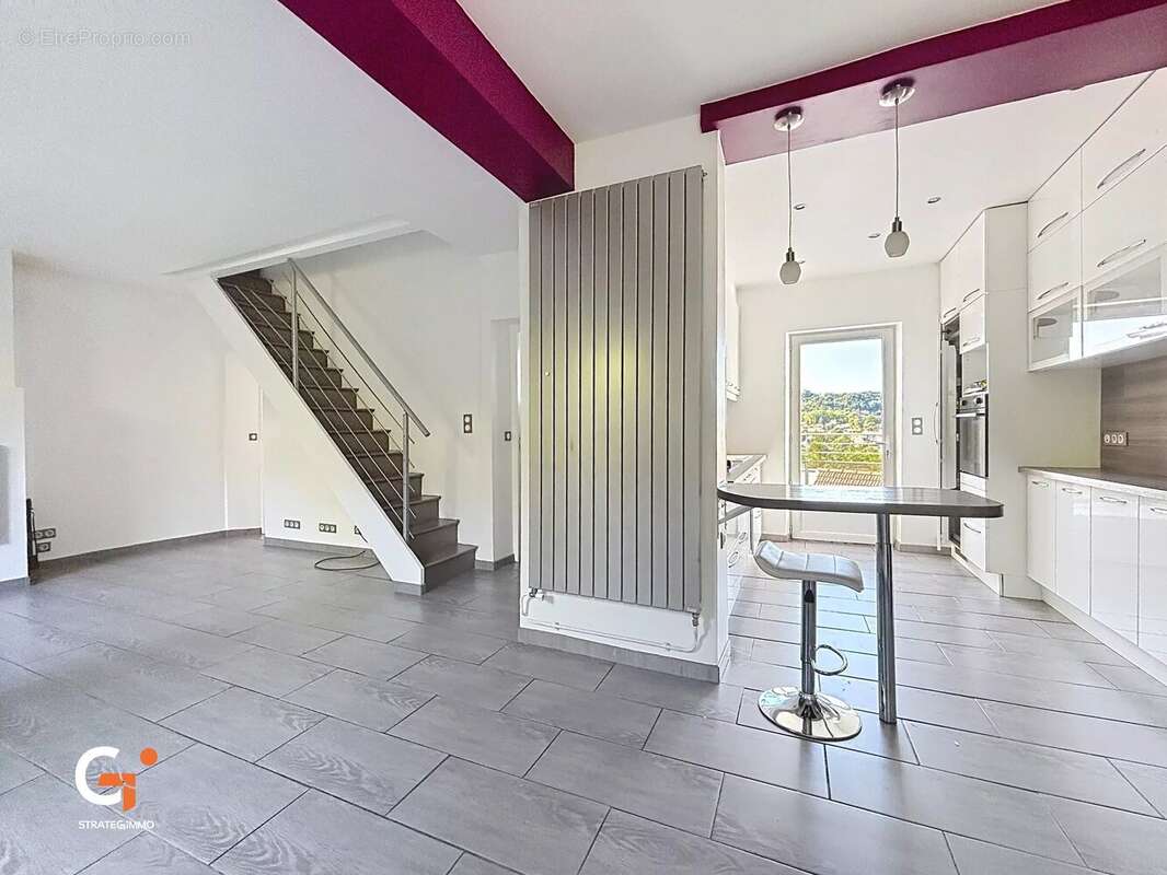 Expo Sud, grand garage + 2 stationnements, 4 chambres - photo 17