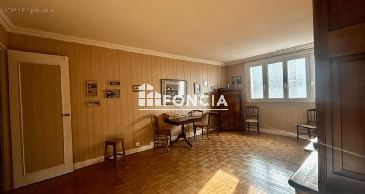 Appartement à PARIS-20E