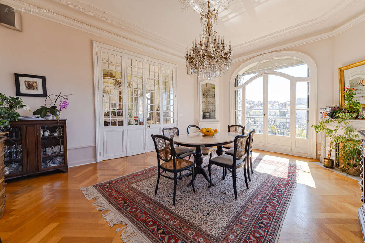 Appartement à MARSEILLE-1E