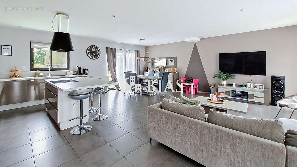 Maison à VOISCREVILLE