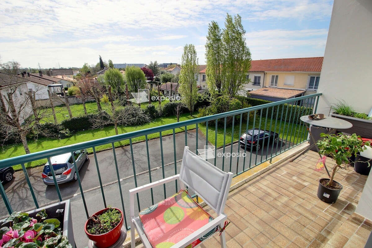 Appartement T3 en excellent état avec garage et stationnement ? Niort - photo 4