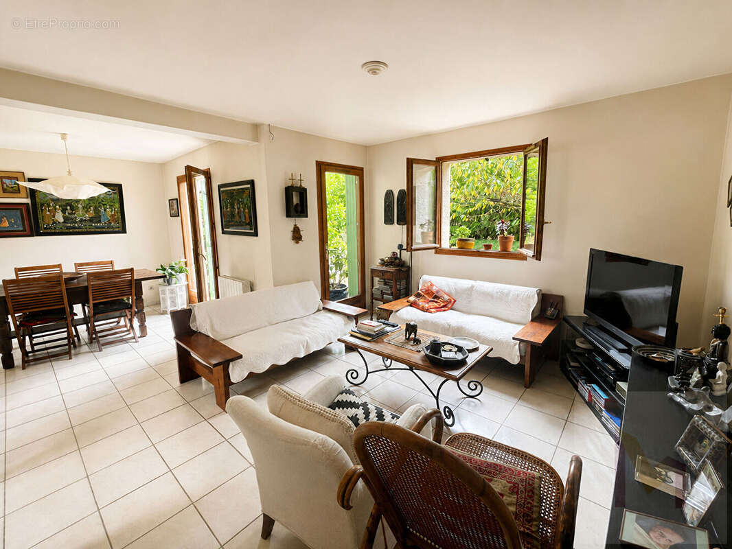 Charmante maison 5 pièces sur une parcelle de 217 m², au calme absolu. - photo 5
