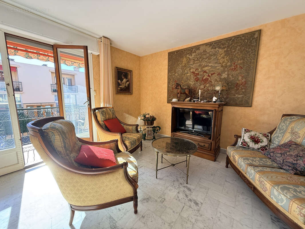 Appartement à FREJUS