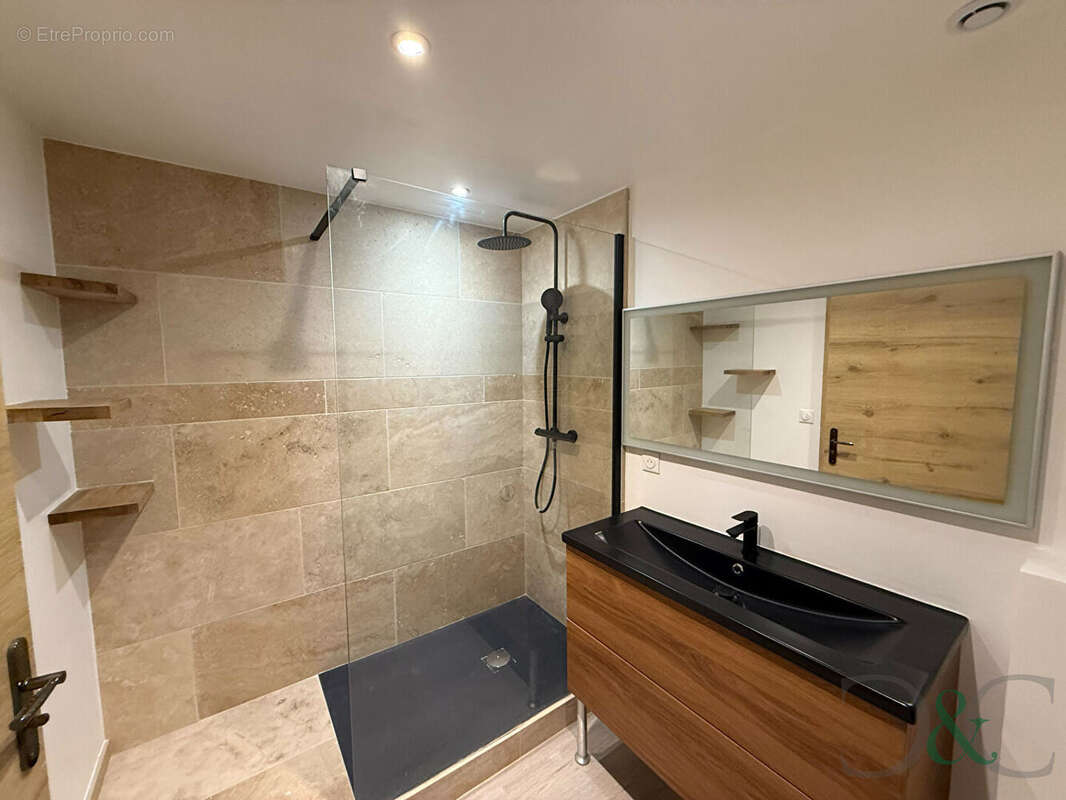 Appartement à BORMES-LES-MIMOSAS