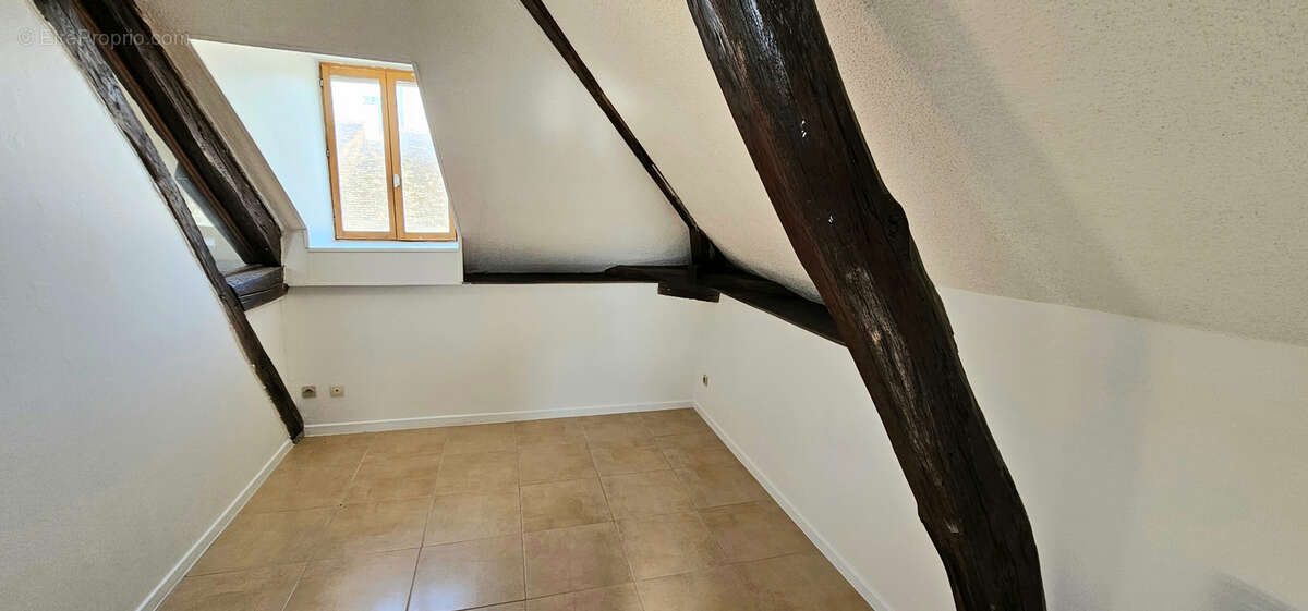 Appartement à THORIGNY-SUR-OREUSE