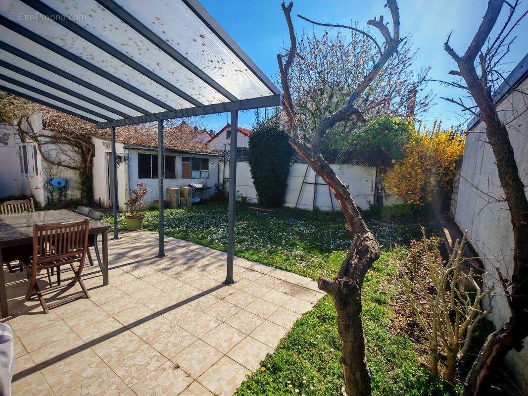 Maison à SARTROUVILLE