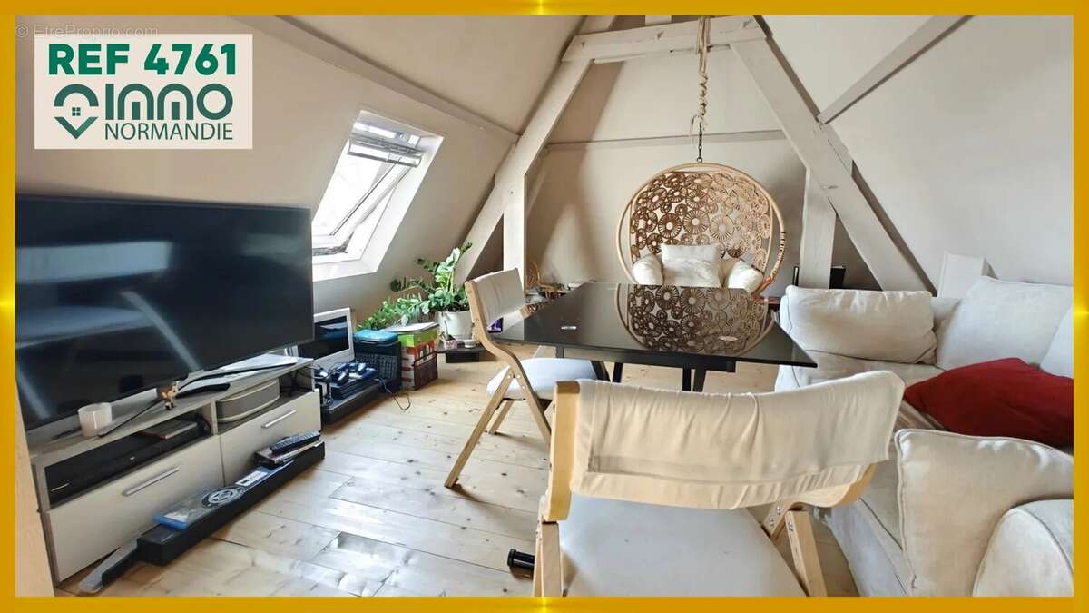 Maison à SAINT-CYR-DE-SALERNE