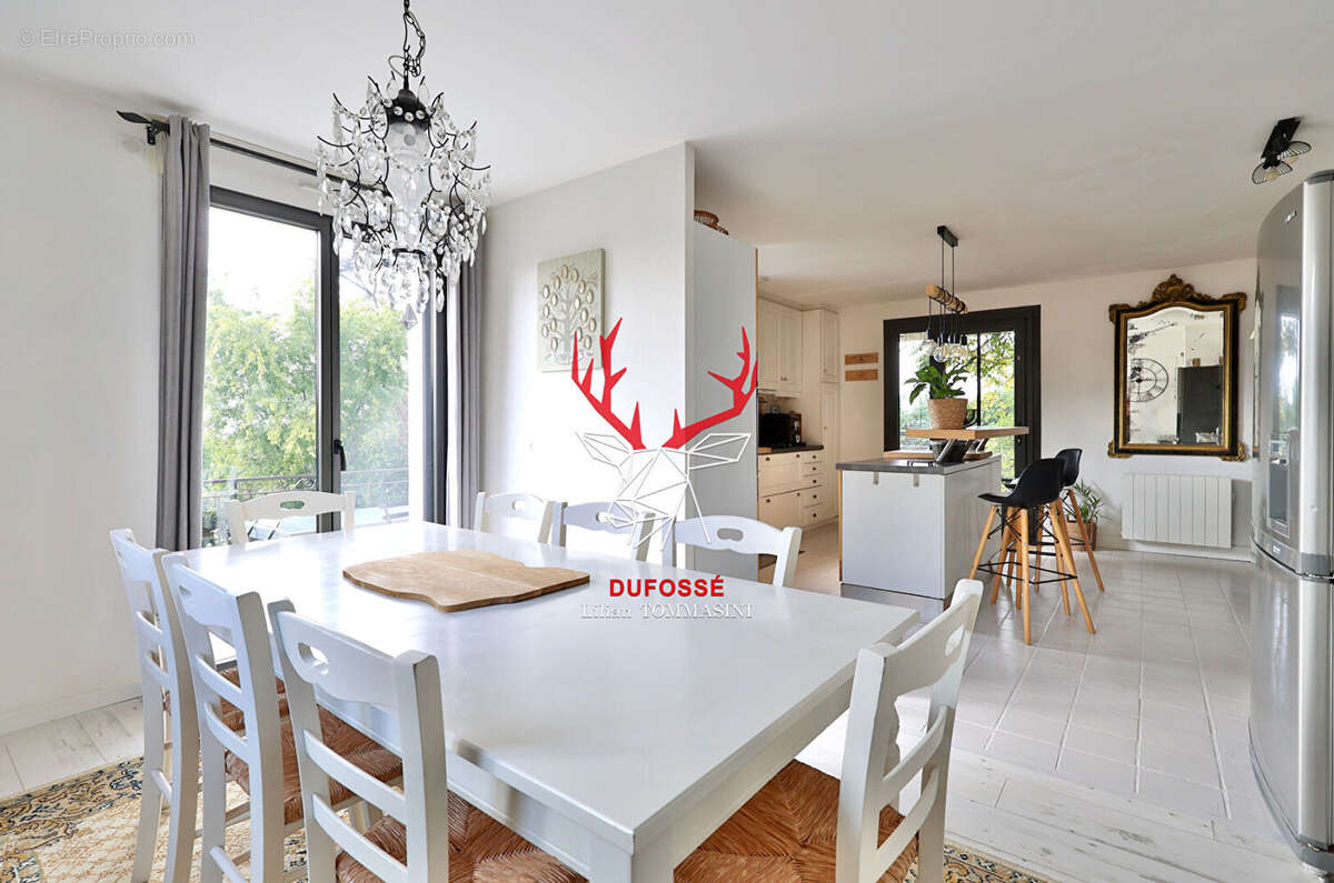 Maison à LA TOUR-DE-SALVAGNY